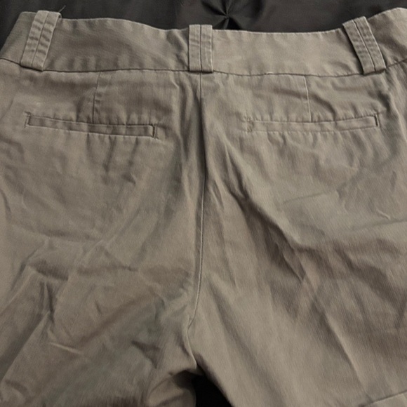 Banana Republic Women's Taupe Shorts - Picture 5 of 5